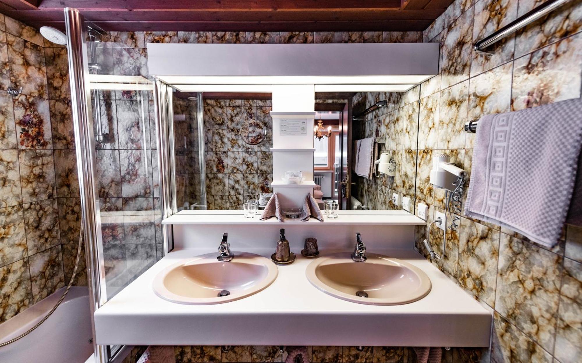 Hotel Olympia Lech am Arlberg Zimmer foto